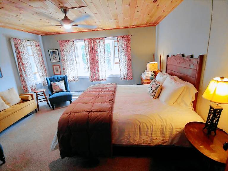 Bed and breakfast  Keene Valley