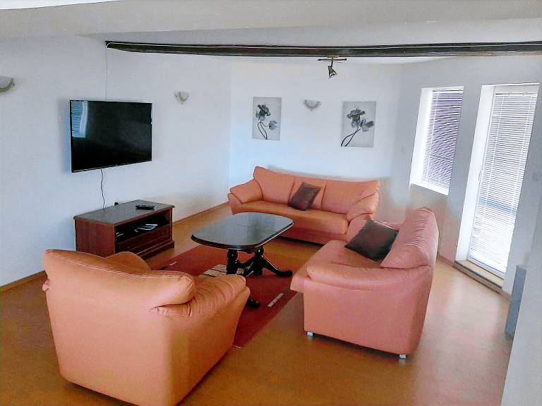 Villa with garden, hot tub & pool | Water view — photo 2