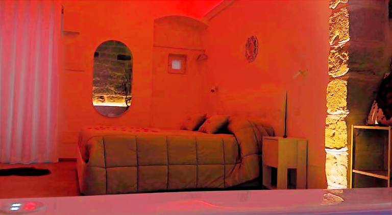 Vacation home with private pool & hot tub — photo 5