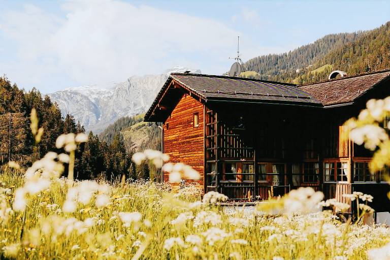 Luxurious Chalet with Jacuzzi, Dreamlike Interior, Wi-Fi and Garden — photo 2