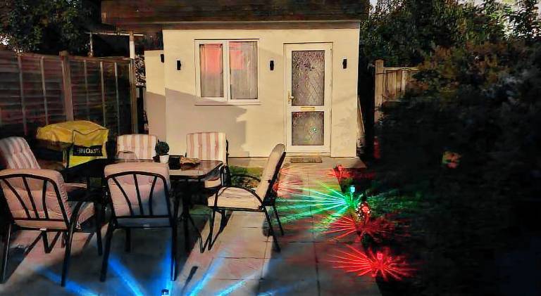 Studio in Greenford - 20 mins to Heathrow or London — photo 3