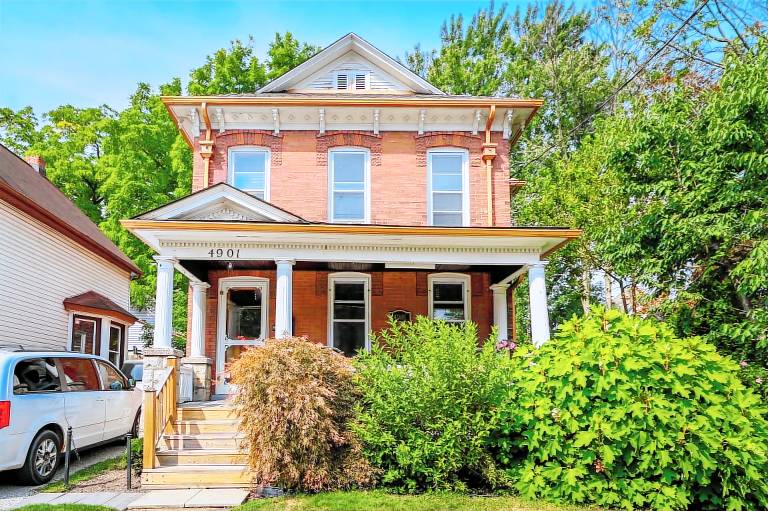 House Niagara Falls