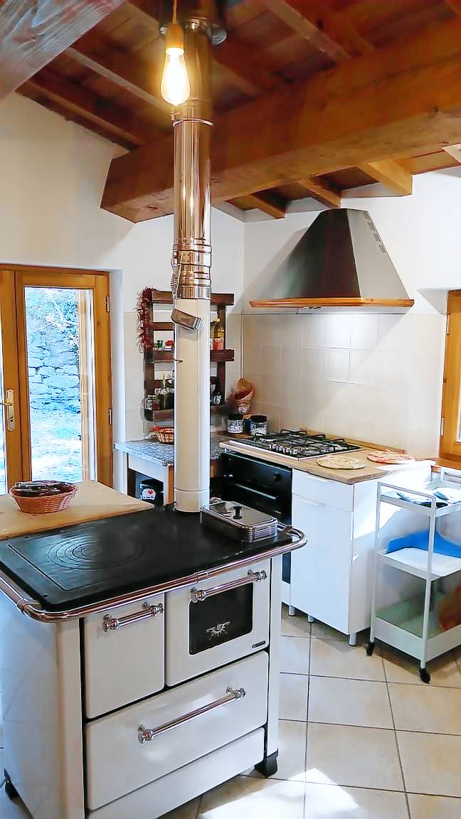Villa with yard & barbecue | Garden view — photo 4