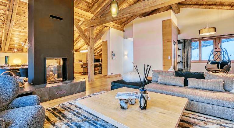 Nice chalet with jacuzzi & pool | Pets allowed — photo 4