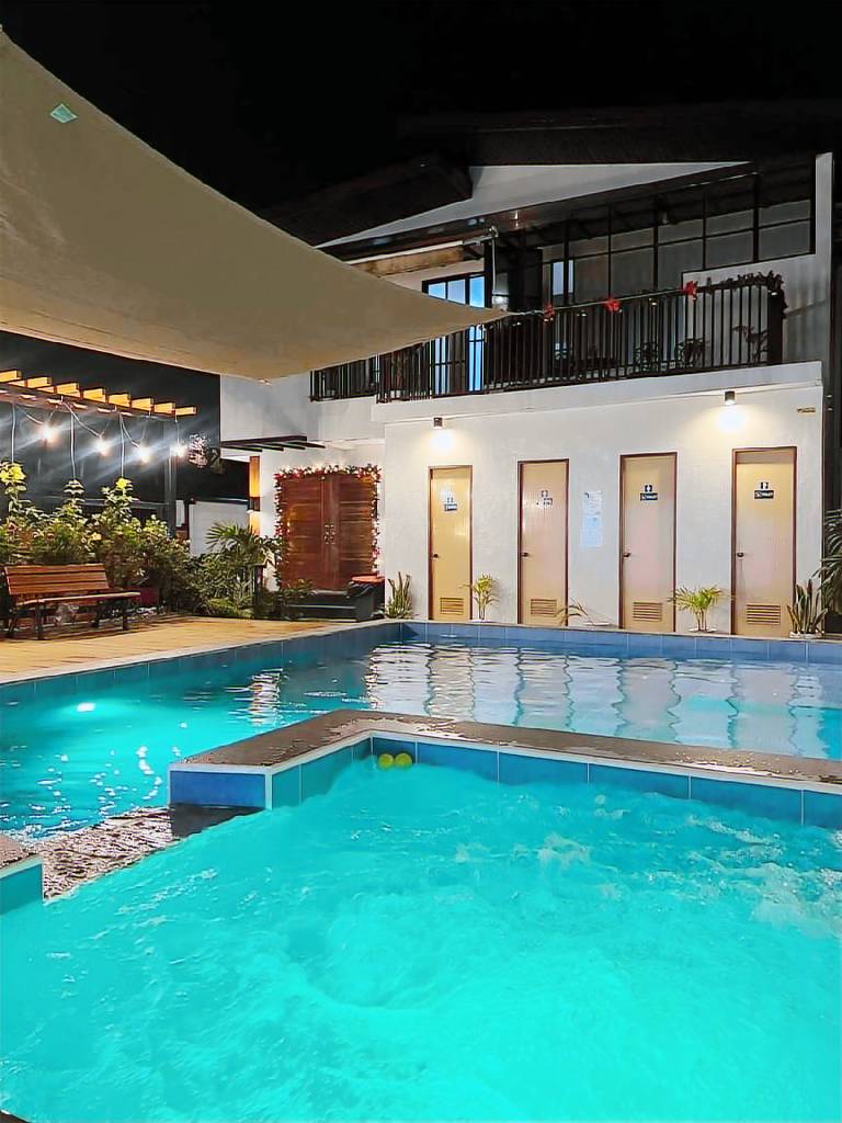 Villa with yard, BBQ & pool — photo 3