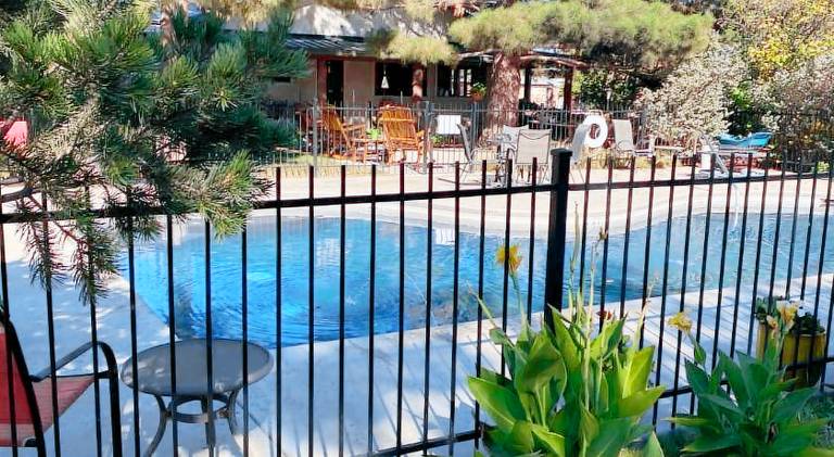 Dedicated room with private pool | Pets are welcome in Fort Davis, TX