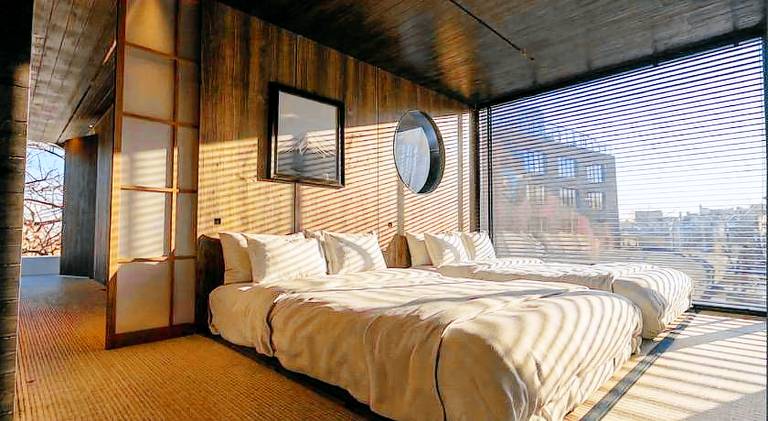 Unique Stay in Telliskivi Creative City with Private Sauna & Golf Simulator in Tallinn