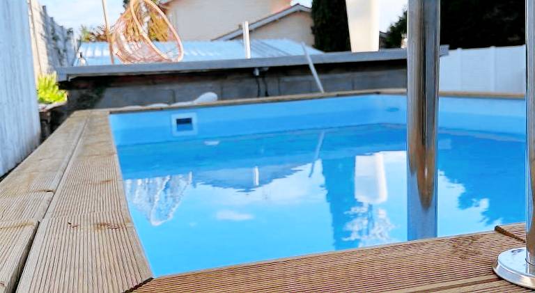 Chalet with hot tub & pool — photo 4