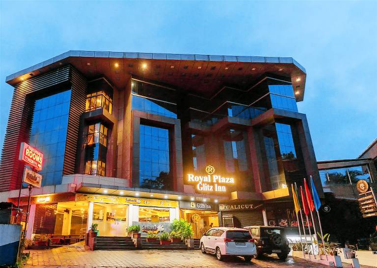 Royal Plaza Glitz Inn