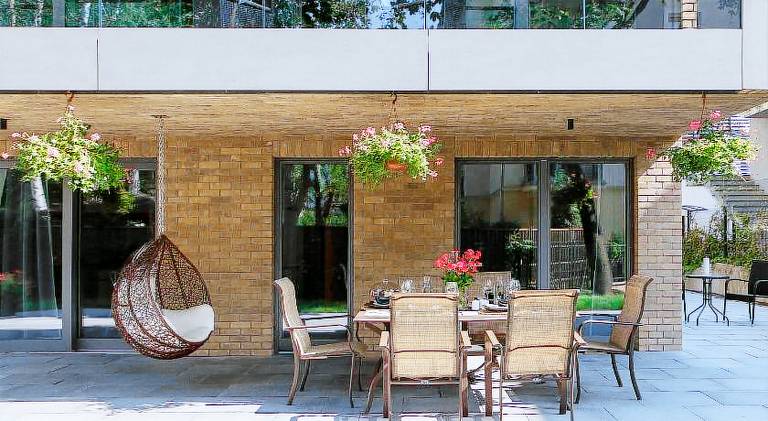 Holiday apartment with patio — photo 4
