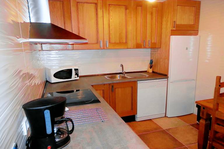 House with 2 rooms for 4 persons — photo 2