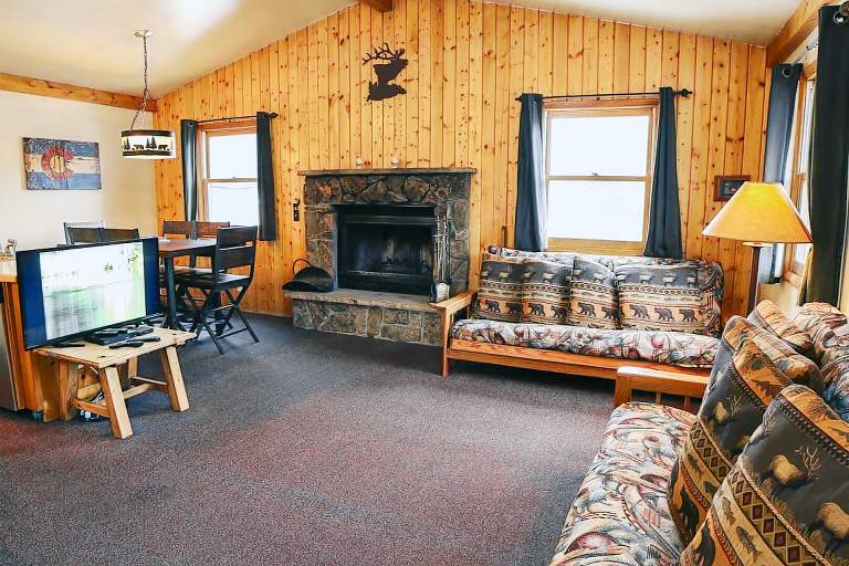 Cabin with terrace — photo 2
