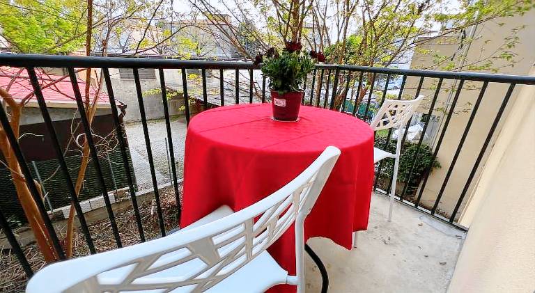 Rental apartment with jacuzzi — photo 4