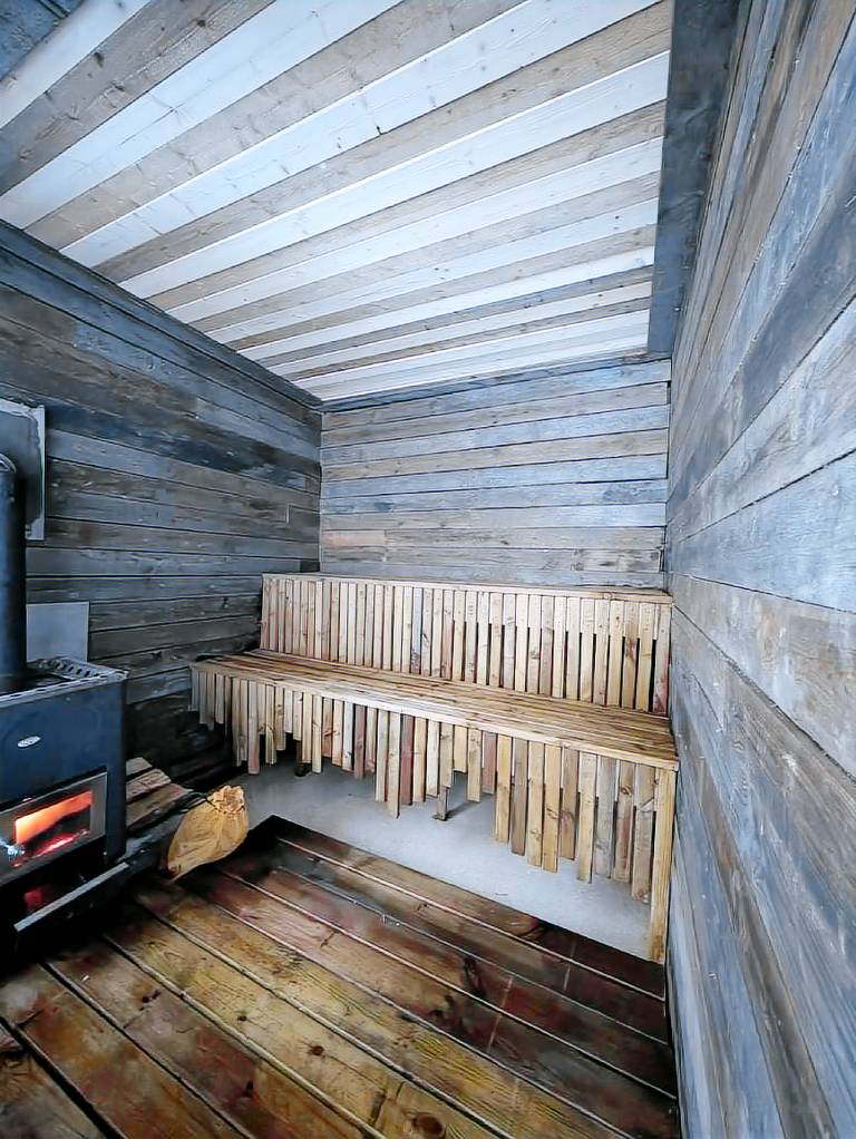 Lodge with barbeque — photo 5