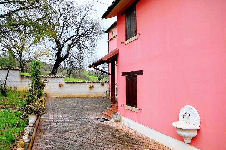 Villa with patio, barbeque & yard | Panoramic view — photo 2