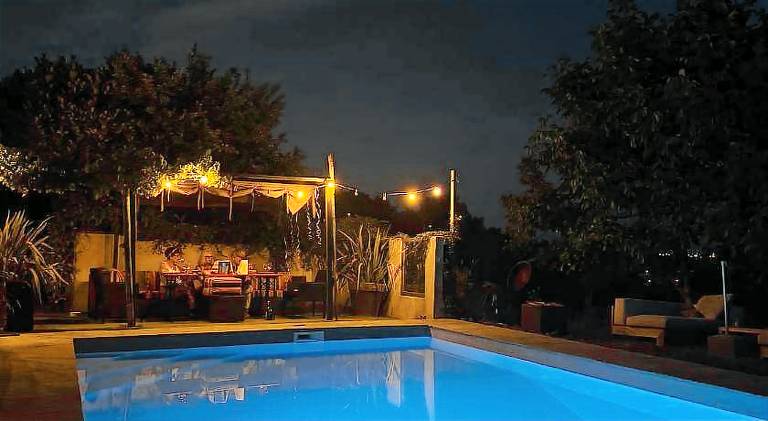 Pleasant house with grill, pool & patio | Pets allowed — photo 2
