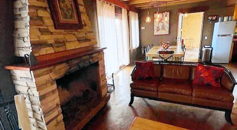 House with BBQ | Pets are welcome — photo 2