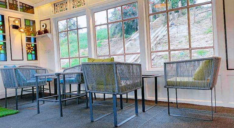 Vacation home with terrace, barbeque & yard — photo 4