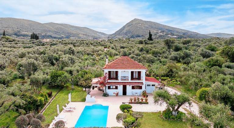 Lovely villa with pool | Pets allowed — photo 3