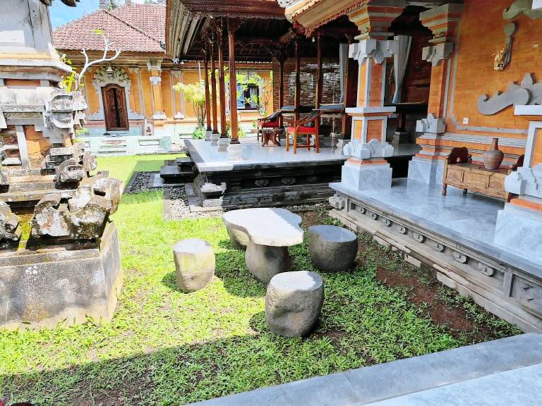 Villa with barbeque & garden — photo 4
