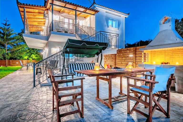 Villa with barbecue, terrace & private pool | Pets allowed — photo 5