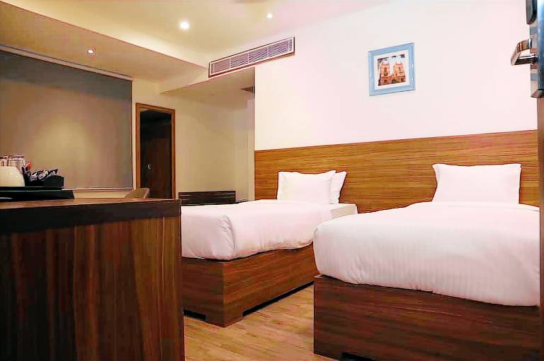 Hotel Sharda Residency