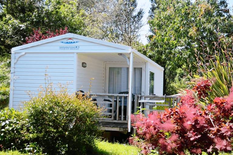 Campsite La Baie de Terenez - Mobile home STANDARD TY LAOUEN - TV - 2 bedrooms, 1 with bunk beds 4 people — photo 3