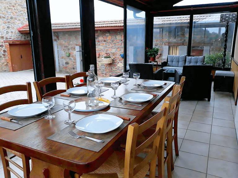 Cottage with barbecue & garden — photo 3