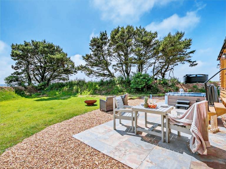 Nice cottage with hot tub | Pet-friendly — photo 2