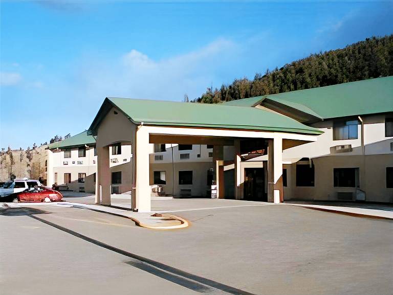 Quality Inn & Suites South Fork - Wolf Creek in South Fork, CO