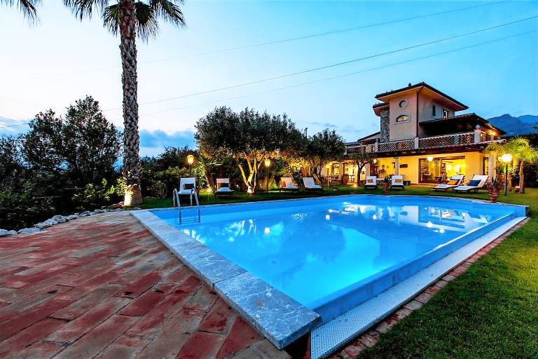 Villa with BBQ, patio & yard | Suitable for remote work — photo 2