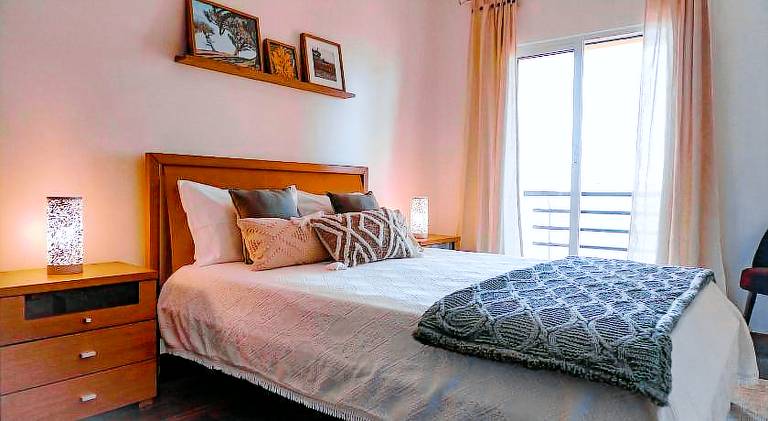 Villa with yard, BBQ & patio | Close to Fort of São Tiago — photo 2