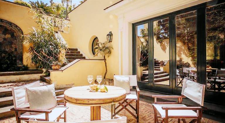 Villa with jacuzzi — photo 4