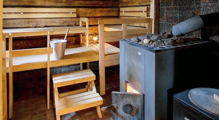Pleasant house with sauna & patio | Pets allowed — photo 2