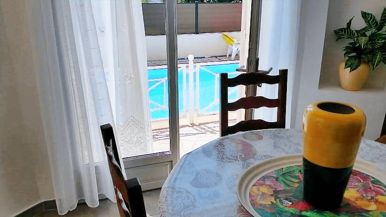 Fully equipped charming villa with yard & private pool | Beach view | Pet-friendly — photo 4