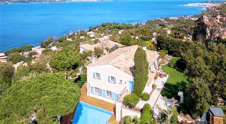 Fully equipped villa with patio, yard & barbeque | Perfect for remote work | Pets allowed in Cogolin