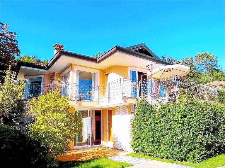 Villa Arona