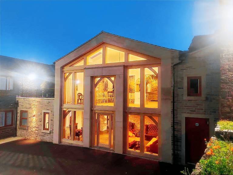 House  Oldham District