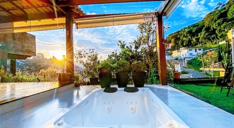 Wonderful vacation home with hot tub | Pets allowed — photo 3