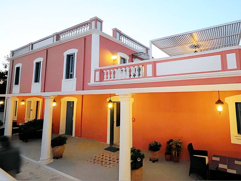Family-friendly charming serviced apartment with pool, garden & patio | Dogs allowed in Platanias