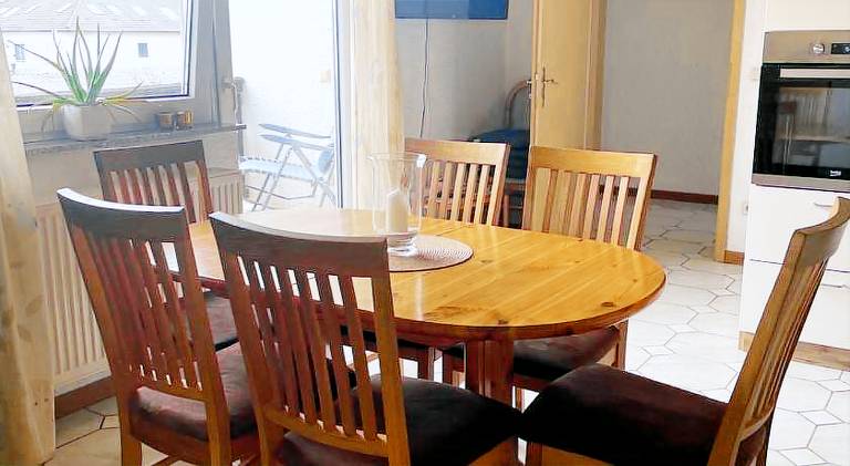 Apartment with patio, yard & grill | Pet-friendly — photo 5
