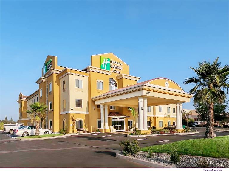 Holiday Inn Express & Suites / Red Bluff - South Redding Area By IHG in Red Bluff, CA