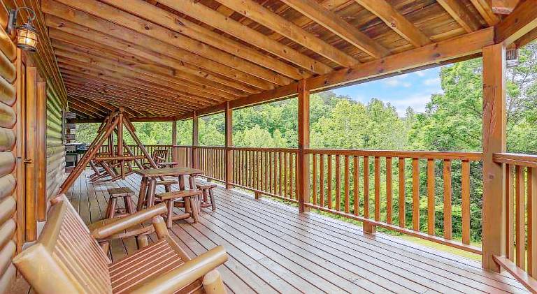 Vacation home with hot tub — photo 5