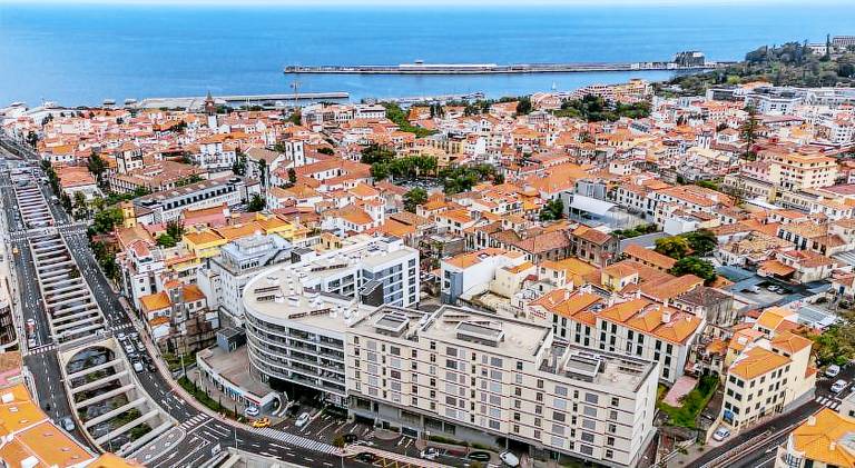 Social Lodge Funchal Center - City View Rooftop — photo 4