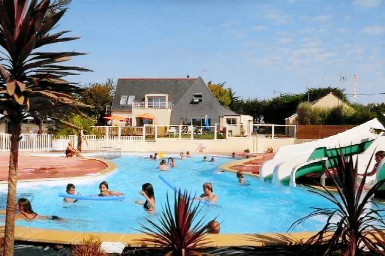 Camping suite with barbecue & heated pool in Quimper