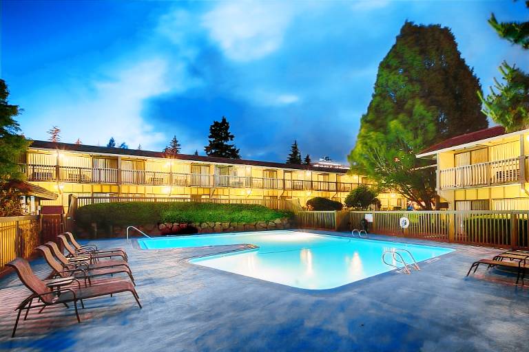 Red Lion Hotel Bellevue — photo 2