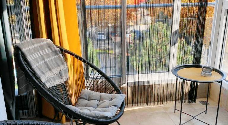 Rental apartment with pool in Otopeni