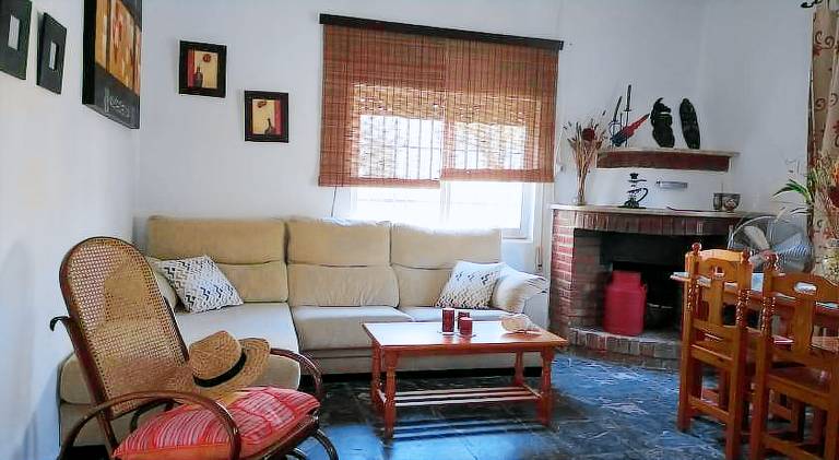 Fully equipped charming vacation home with patio, garden & grill | Pet-friendly — photo 2