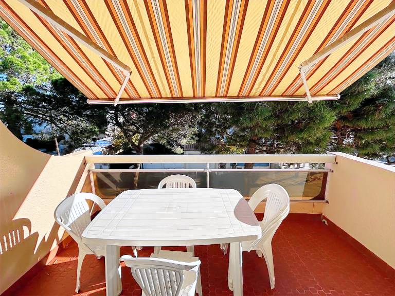 Holiday apartment with 2 rooms for 6 persons — photo 4