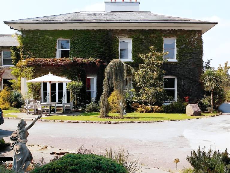 Raheen House Hotel